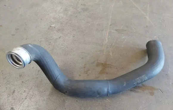 Mercedes-Benz E W211 Engine coolant pipe/hose A2115010982