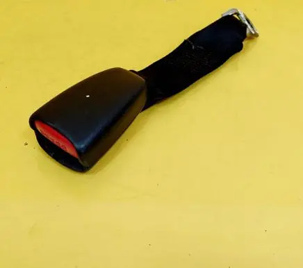 Mitsubishi Carisma Rear seatbelt buckle 
