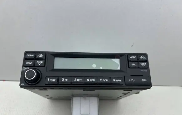 Hyundai Solati H350 Radio/GPS head unit trim 96130595004X AM210MDEE