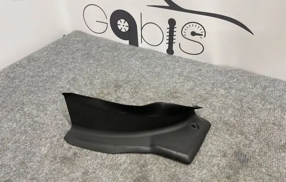 Rear/tail light trim molding