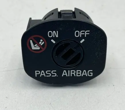 Passenger airbag on/off switch