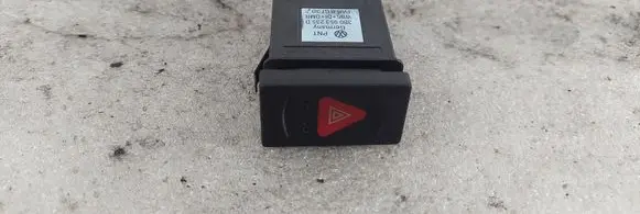 Volkswagen PASSAT B5.5 Hazard light switch 3B0953235D