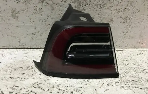 Tesla Model 3 Rear/tail lights
