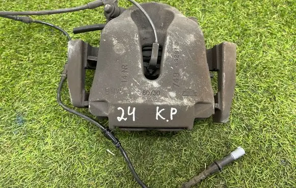 Front brake caliper