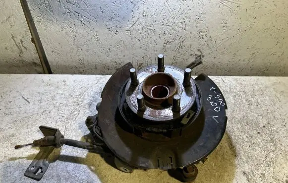 Chrysler 300C Rear wheel hub