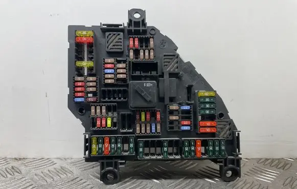 BMW 5 F10 F11 Fuse module 9264923