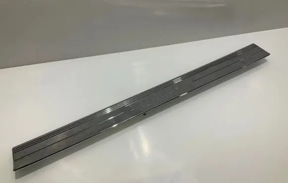 Mercedes-Benz CLS C219 Side skirt front trim A2196800135 2196800135