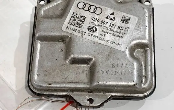 Audi A8 S8 D5 Voltage converter/converter module 4M0907397BD