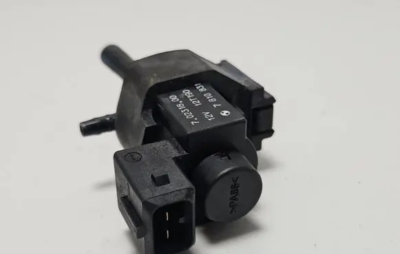 BMW X6 E71 Electromagnetic valve 7810831 70231800 12T190