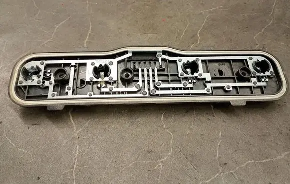 Mercedes-Benz Vito Viano W638 Tail light bulb cover holder 