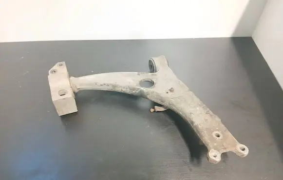 Volkswagen PASSAT B6 Front control arm 3C0407533B