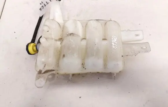 Audi A4 S4 B5 8D Vacuum air tank 8d0820601