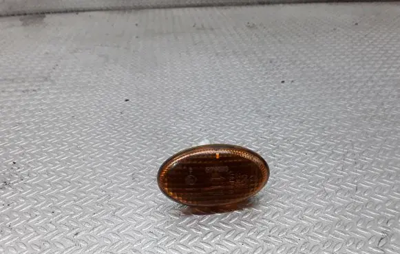 Subaru Impreza II Front fender indicator light