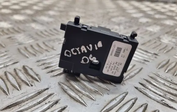 Skoda Octavia Mk2 (1Z) Steering angle sensor 1K0959654
