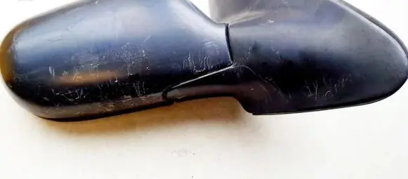 Mazda 323 Front door electric wing mirror E11011164