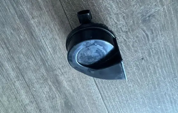 Nissan X-Trail T33 Horn signal 004035
