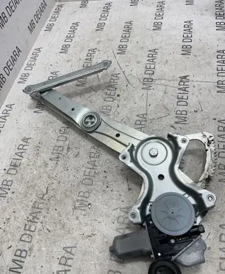Lexus CT 200H Front door window regulator with motor 8571075060