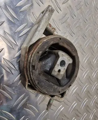 Mercedes-Benz A W168 Engine mount bracket 1682401218