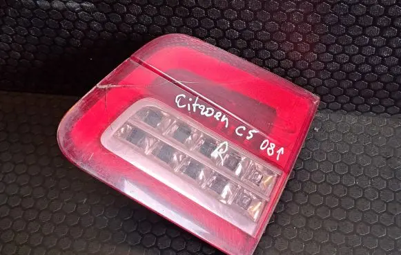 Citroen C5 Tailgate rear/tail lights 967582980