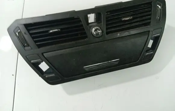 Citroen C4 I Picasso Dash center air vent grill 96832655ZD