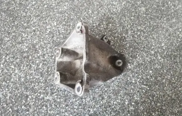 Porsche Cayenne (9PA) Engine mounting bracket 8D0199308D