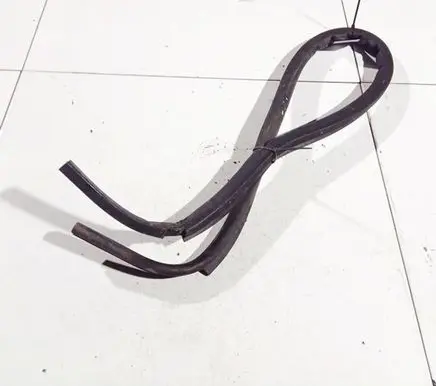 Volkswagen Caddy Rubber seal front coupe door 
