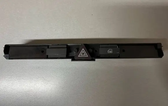 Opel Astra H Hazard light switch 03758075 0320 13100105