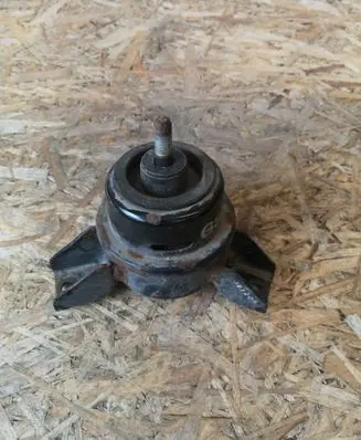 Hyundai i20 (PB PBT) Engine mount bracket 218121J000