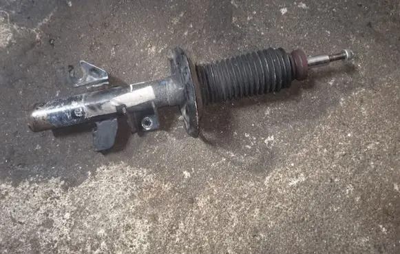 Chrysler 200 Front shock absorber/damper