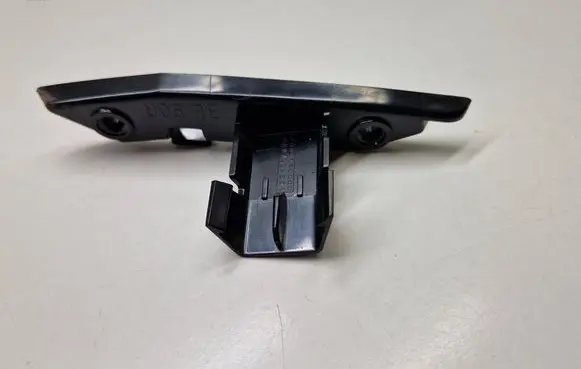 Front bumper mounting bracket