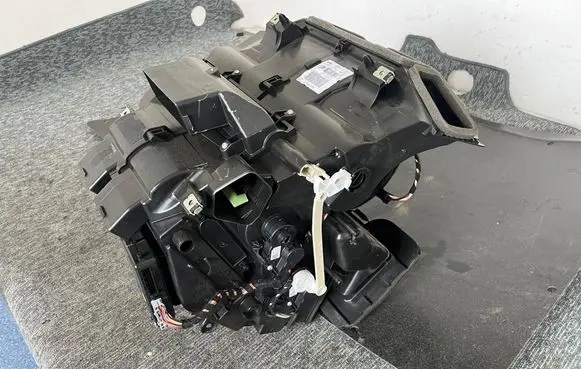 Renault Megane IV Interior heater climate box assembly 272702607R 2106190239 C2311931A