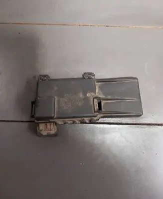 Volkswagen Golf IV Fuse module 1J0937550