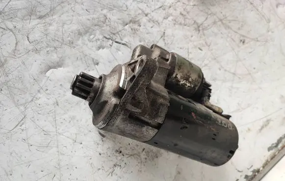 Volkswagen PASSAT B7 Starter motor 02e911024