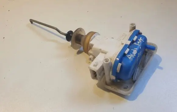Audi 80 90 S2 B4 Central locking vacuum pump 893862123
