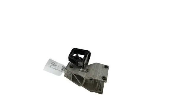 BMW X3 G01 Radiator mount bracket 7399966