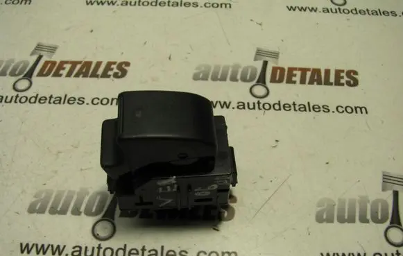 Toyota Corolla Verso AR10 Electric window control switch 848100F010