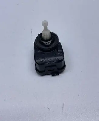 Headlight level adjustment motor