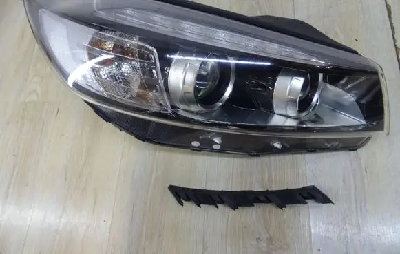 KIA Sorento Headlight/headlamp 92102C5100
