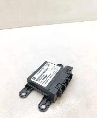 Opel Insignia A Parking PDC control unit/module 13332174