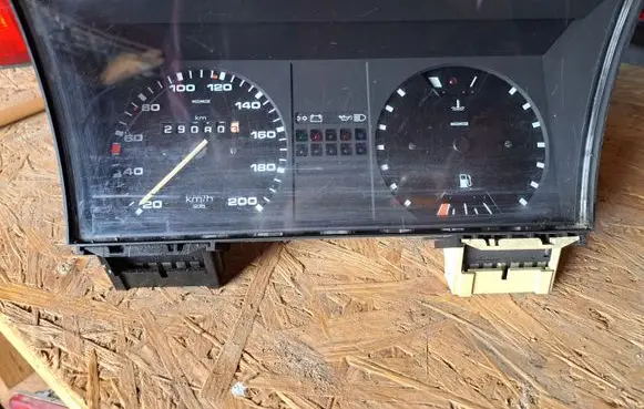 Volkswagen Golf II Speedometer (instrument cluster)