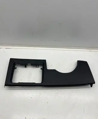 Dashboard lower bottom trim panel