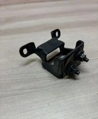 Tailgate/trunk/boot hinge