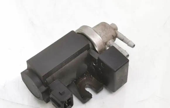 Opel Zafira B Turbo solenoid valve 72190338 8972183310