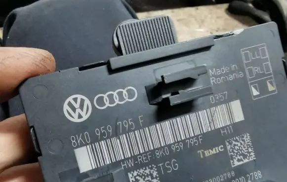 Audi Q5 SQ5 Door control unit/module 8K0959795F
