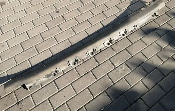 Toyota Urban Cruiser (XP110) Sill