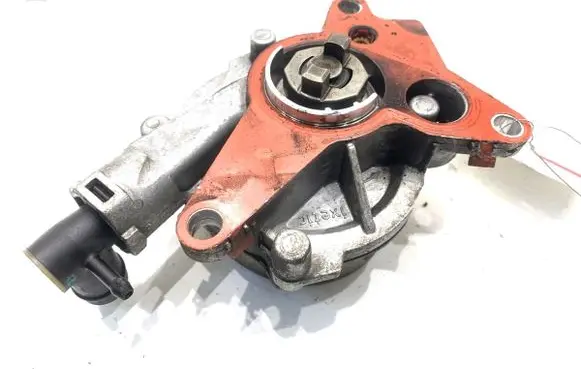 Renault Koleos I Vacuum pump 146502018R