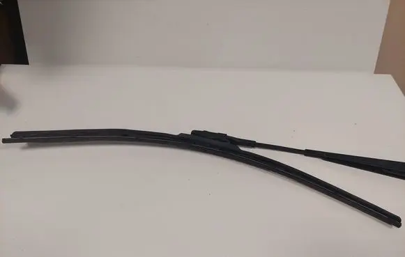 Mercedes-Benz CLA C117 X117 W117 Windshield/front glass wiper blade A1768200044