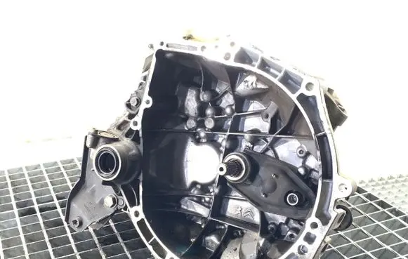 Peugeot 208 I Manual 5 speed gearbox 20A701