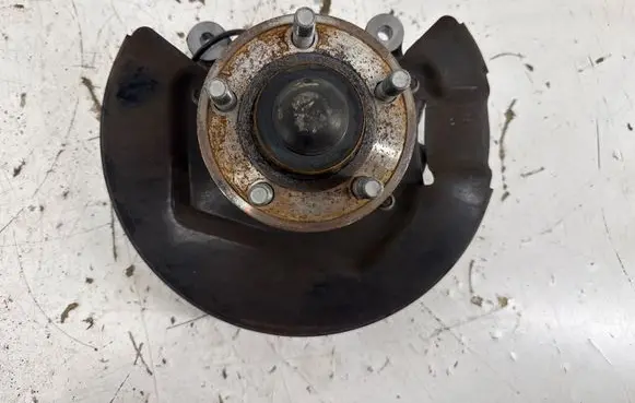 Ford Mustang VI Front wheel hub FR3C8108A