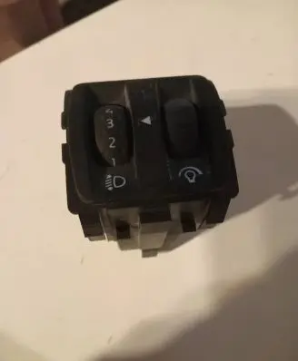 Renault Scenic II - Grand scenic II Headlight level height control switch 8200121805b